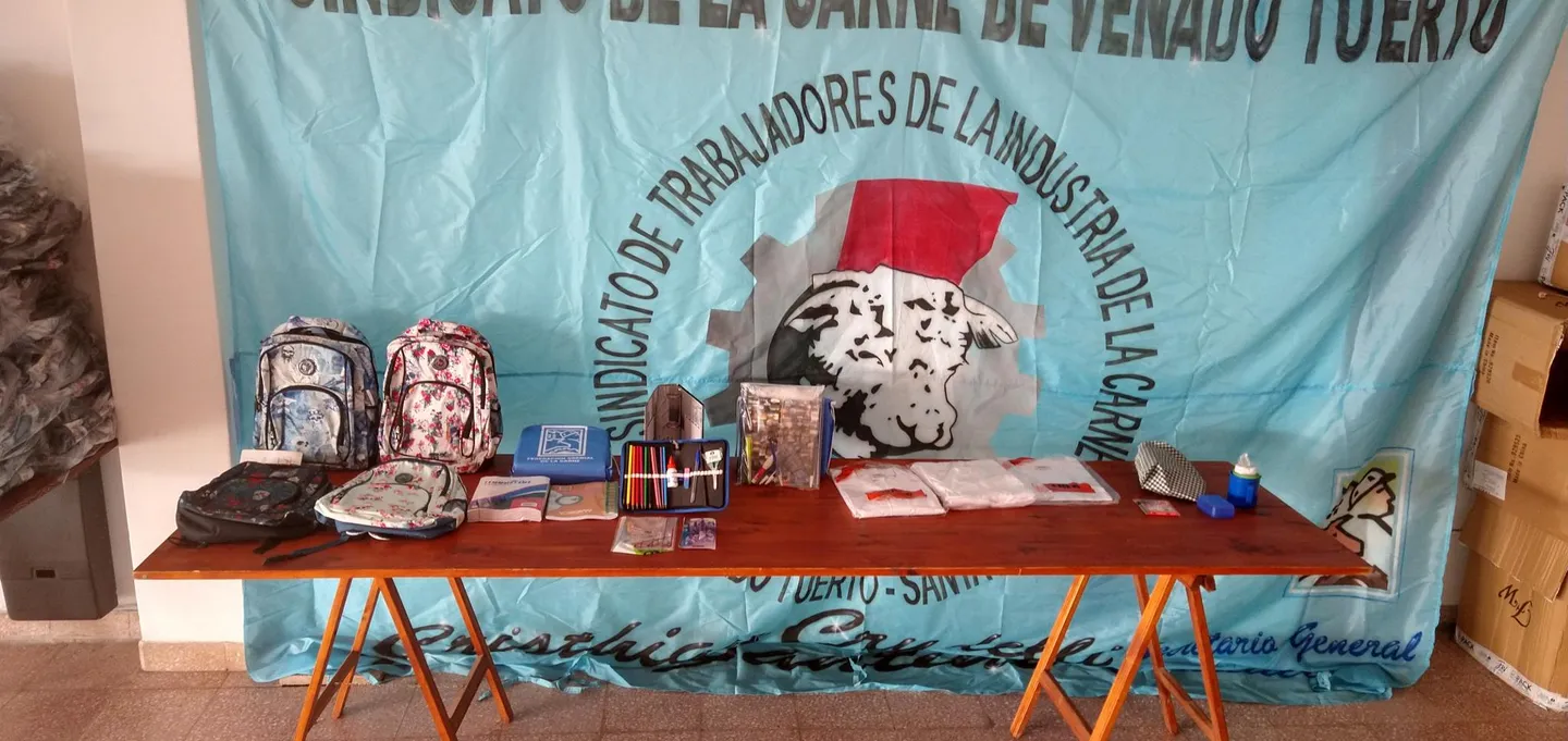 Preparativos de kits escolares
